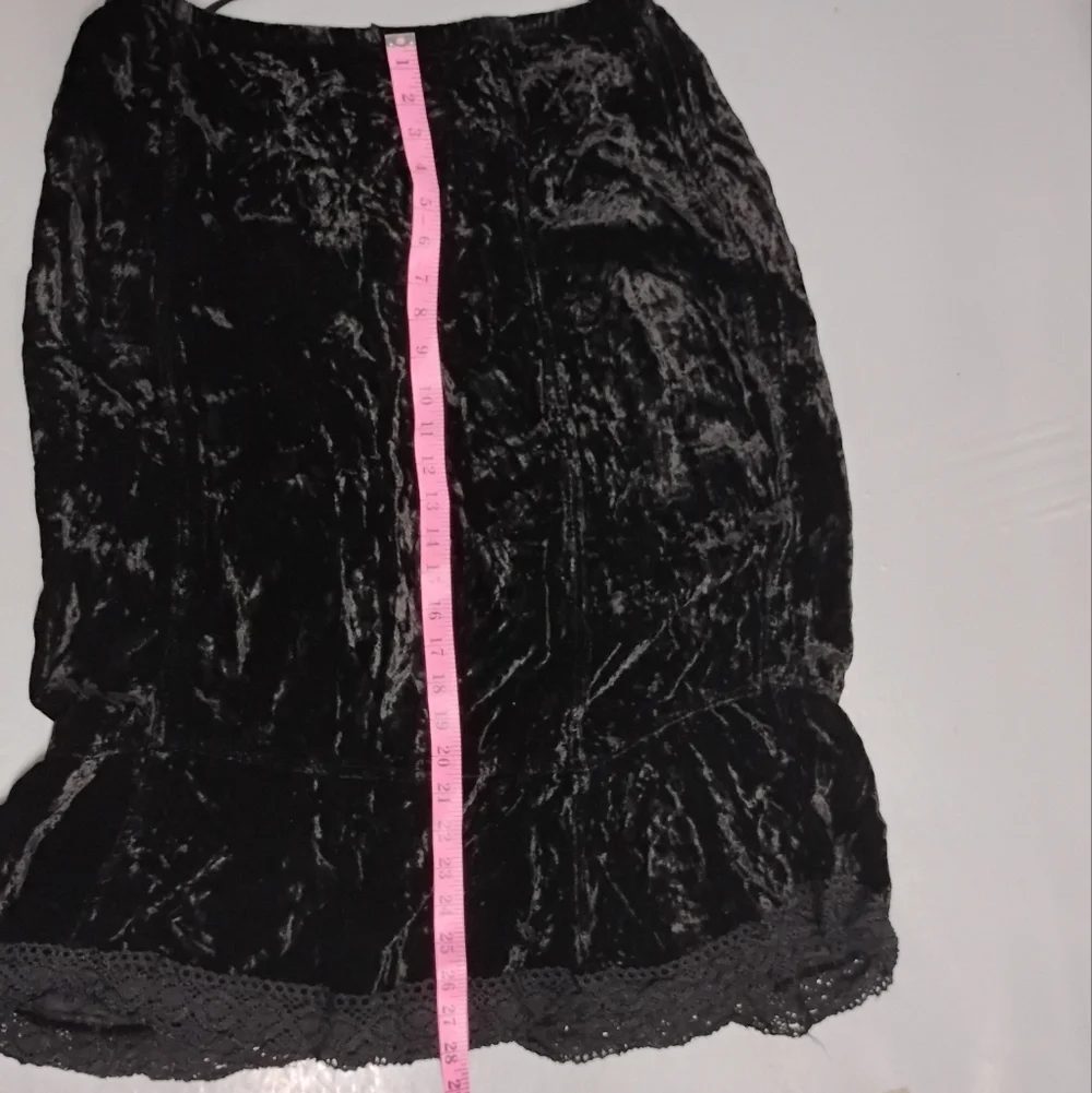 J. Jill Women's Goth Lace Trim Velvet Skirt Sz L Tall